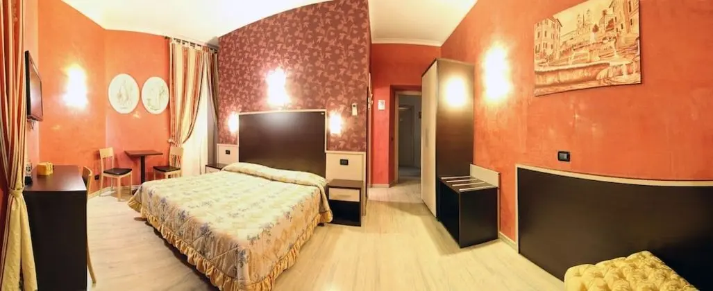 Üç Kişilik Oda