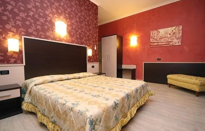Üç Kişilik Oda