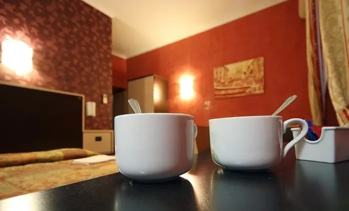 Üç Kişilik Oda