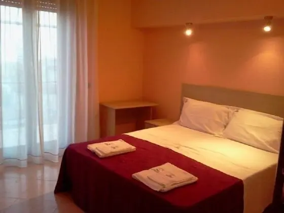 Tek Büyük Yataklı Oda, 1 Büyük (Queen) Boy Yatak, Özel Banyo (Orange)