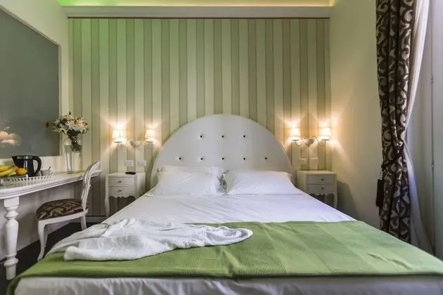 Standard Tek Büyük veya İki Ayrı Yataklı Oda