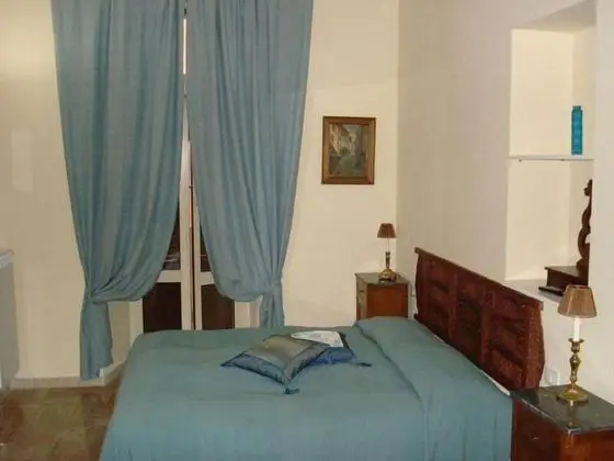 Tek Büyük Yataklı Oda