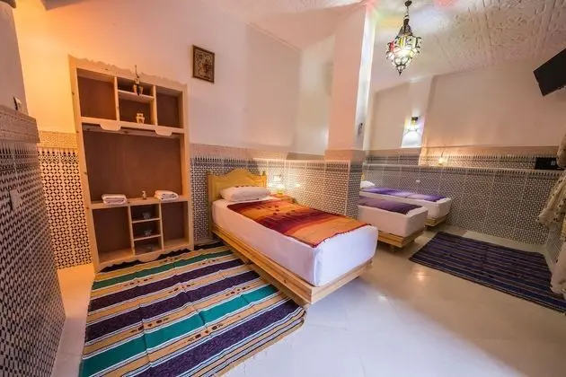 Habitación Triple completa con aire acondicionado Nº1