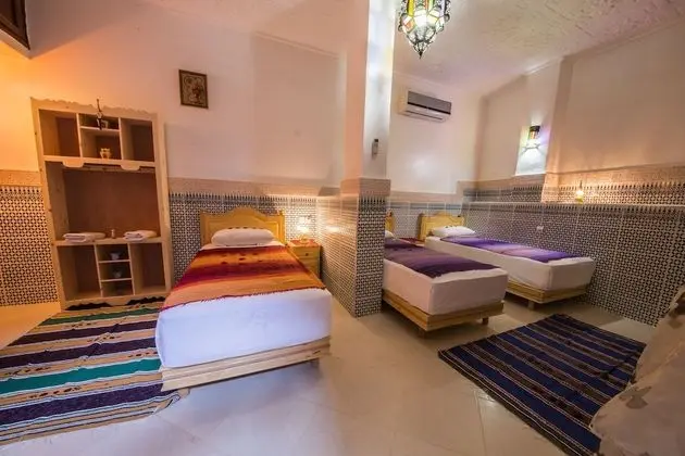 Habitación Triple completa con aire acondicionado Nº1