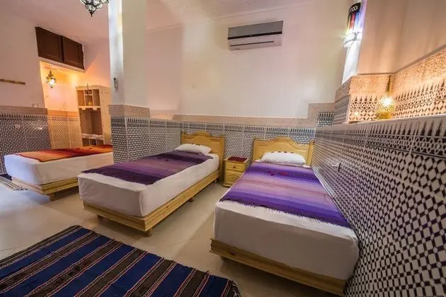 Habitación Triple completa con aire acondicionado Nº1