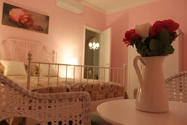 Deluxe Tek Büyük Yataklı Oda (External private bathroom)