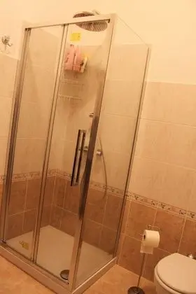 Deluxe Tek Büyük Yataklı Oda (External private bathroom)