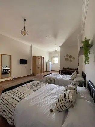Basic Tek Büyük veya İki Ayrı Yataklı Oda