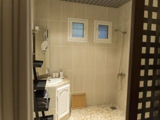 Superior Tek Büyük Yataklı Oda, Banyolu/Duşlu, Bahçe Manzaralı (Riberal)