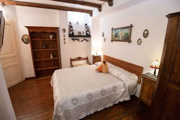 Tek Büyük veya İki Ayrı Yataklı Oda (1)