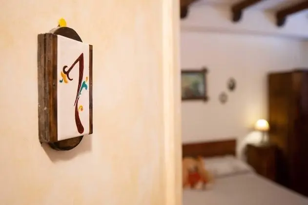 Tek Büyük veya İki Ayrı Yataklı Oda (1)