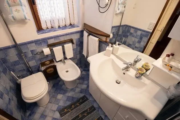 Tek Büyük veya İki Ayrı Yataklı Oda (1)