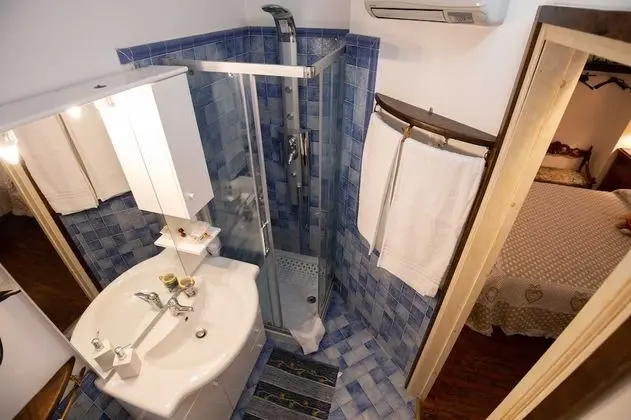 Tek Büyük veya İki Ayrı Yataklı Oda (1)