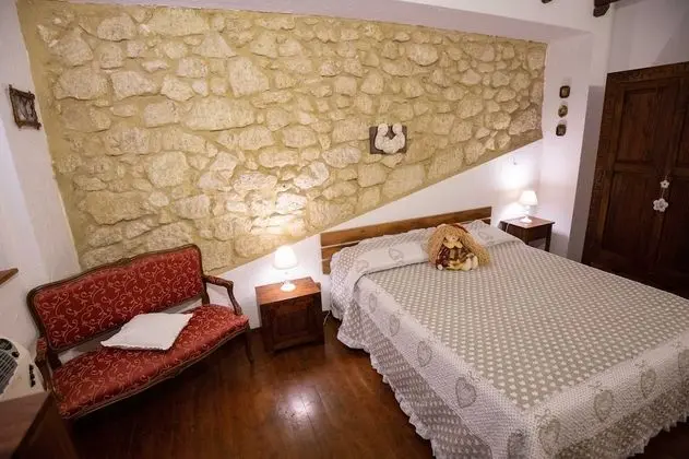 Tek Büyük veya İki Ayrı Yataklı Oda (2)