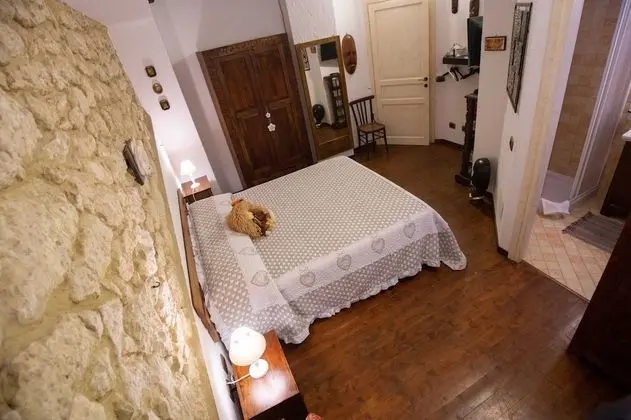 Tek Büyük veya İki Ayrı Yataklı Oda (2)