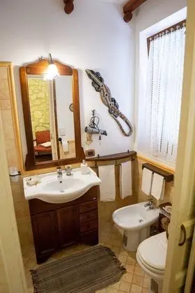 Tek Büyük veya İki Ayrı Yataklı Oda (2)