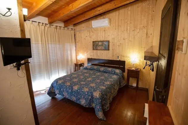 Tek Büyük veya İki Ayrı Yataklı Oda (3)