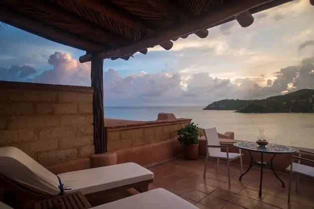 Oceanfront Deluxe Grand Suite