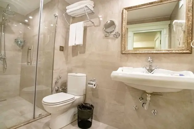 Deluxe Tek Büyük veya İki Ayrı Yataklı Oda, Balkon
