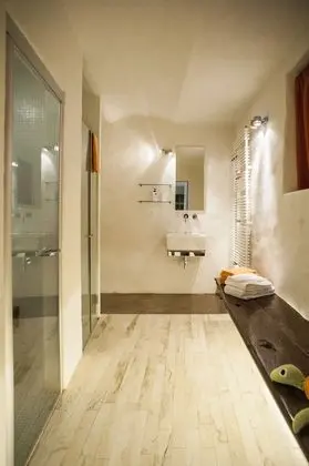 Design Tek Büyük Yataklı Oda, Bahçe Manzaralı
