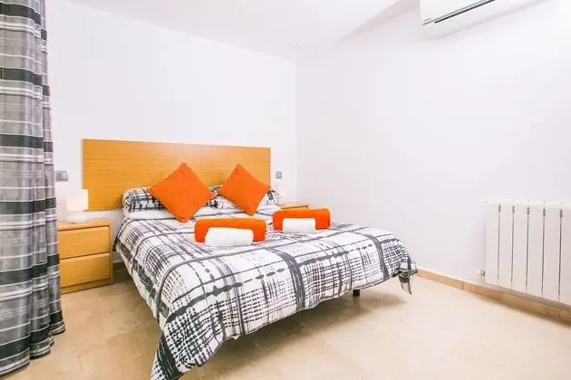 Deluxe Tek Büyük Yataklı Oda, Teras, Havuz Kenarı