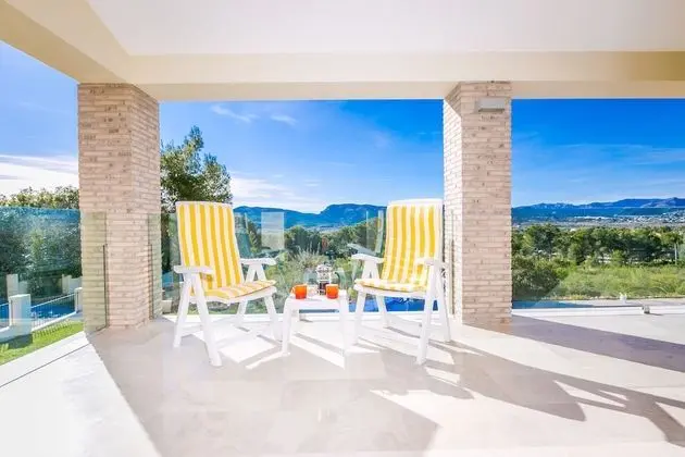 Deluxe Tek Büyük Yataklı Oda, Teras, Havuz Kenarı