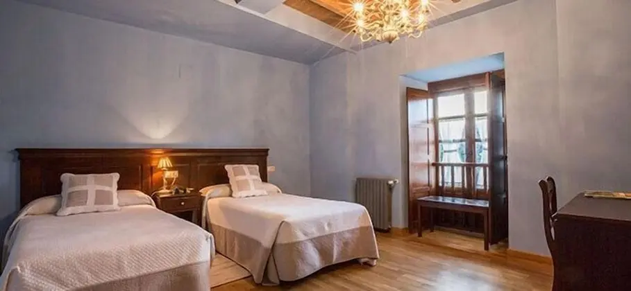 Tek Büyük veya İki Ayrı Yataklı Oda