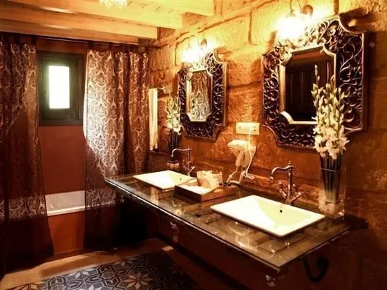 Deluxe Tek Büyük Yataklı Oda (for 2 people)