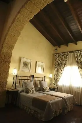 Superior Büyük Yataklı Tek Kişilik Oda