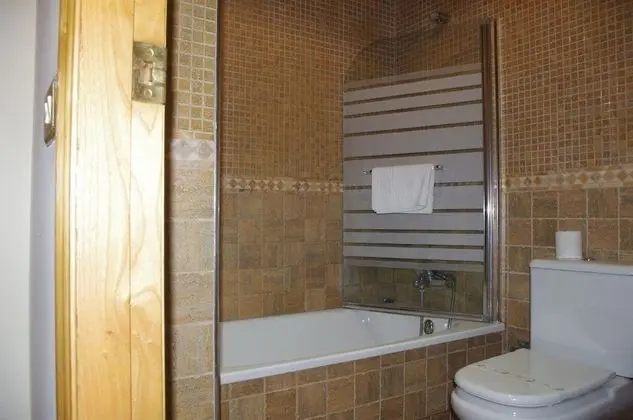 Tek Büyük Yataklı Oda (2 Adults + 1 Child)