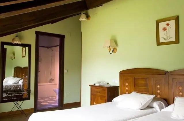 Standard Tek Büyük veya İki Ayrı Yataklı Oda