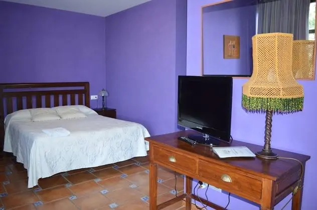 Tek Büyük Yataklı Oda (El Cuélebre)