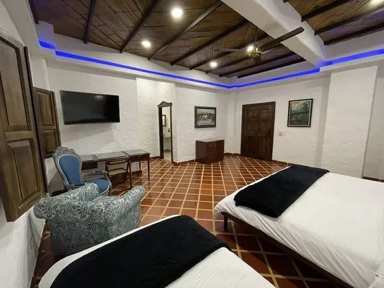 Classic Üç Kişilik Oda