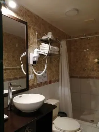 Traditional Tek Büyük Yataklı Oda