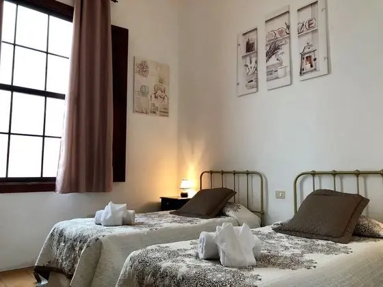 Traditional Tek Büyük Yataklı Oda