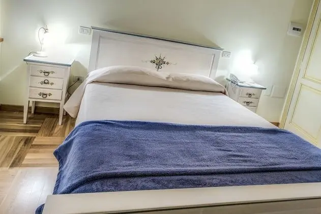 Büyük Yataklı Tek Kişilik Oda