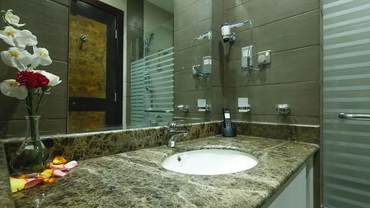 Premium Stüdyo, 1 Büyük (Queen) Boy Yatak, Deniz Manzaralı