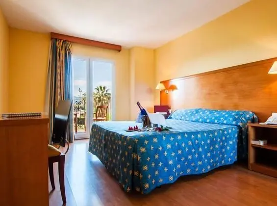 Superior Tek Büyük veya İki Ayrı Yataklı Oda