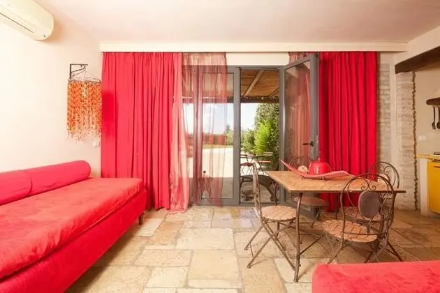 Comfort Stüdyo, Havuz Manzaralı