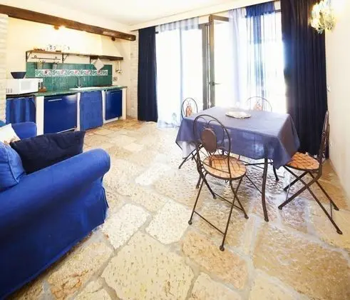 Comfort Stüdyo, Havuz Manzaralı
