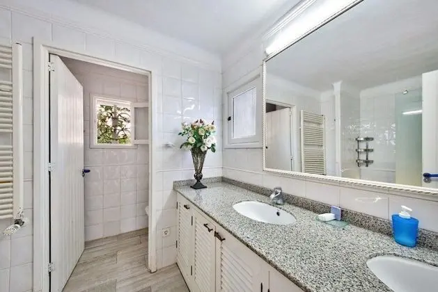Villa, 6 Yatak Odası, Kişiye Özel Havuzlu, Bahçe Manzaralı
