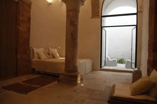 Design Tek Büyük Yataklı Oda, 1 Yatak Odası, Özel Banyo, Avlu (Le Makhzen)