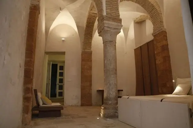 Design Tek Büyük Yataklı Oda, 1 Yatak Odası, Özel Banyo, Avlu (Le Makhzen)