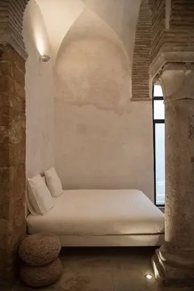 Design Tek Büyük Yataklı Oda, 1 Yatak Odası, Özel Banyo, Avlu (Le Makhzen)