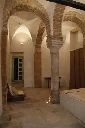 Design Tek Büyük Yataklı Oda, 1 Yatak Odası, Özel Banyo, Avlu (Le Makhzen)