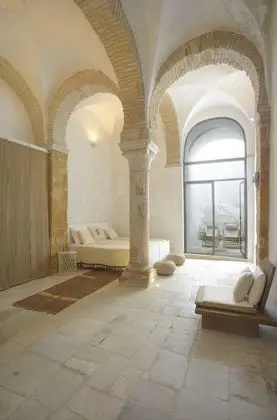 Design Tek Büyük Yataklı Oda, 1 Yatak Odası, Özel Banyo, Avlu (Le Makhzen)