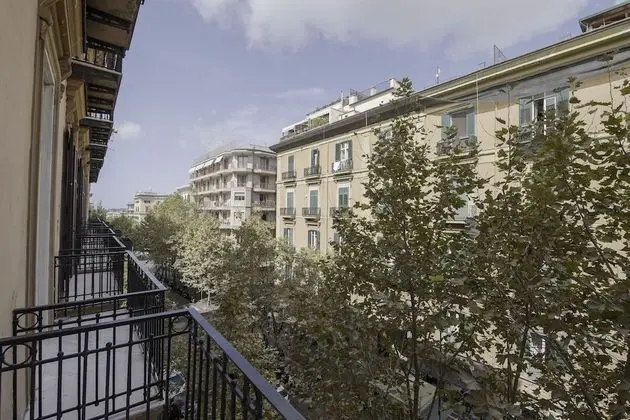 Exclusive Tek Büyük Yataklı Oda