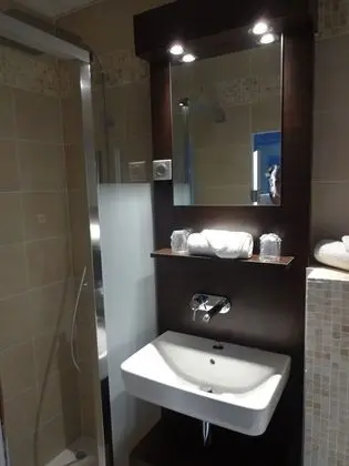 Tek Büyük veya İki Ayrı Yataklı Oda, Banyolu/Duşlu, Şehir Manzaralı