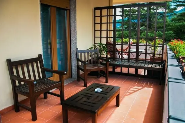 Üç Kişilik Oda, Teras