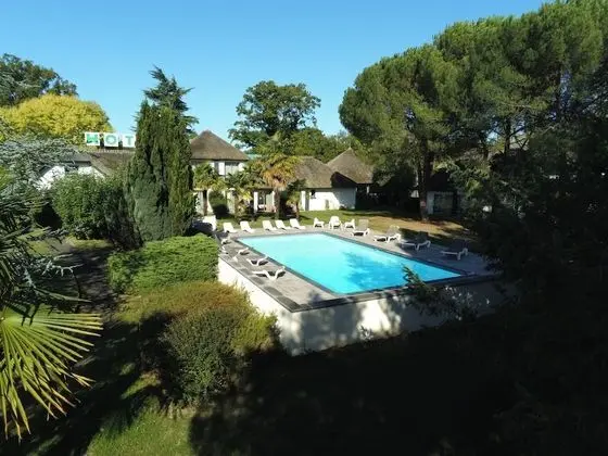 Comfort Dört Kişilik Oda, Birden Çok Yatak, Sigara İçilmez, Havuz Manzaralı